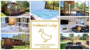 2BR Felmoor Lodge - Hot Tub & Parking